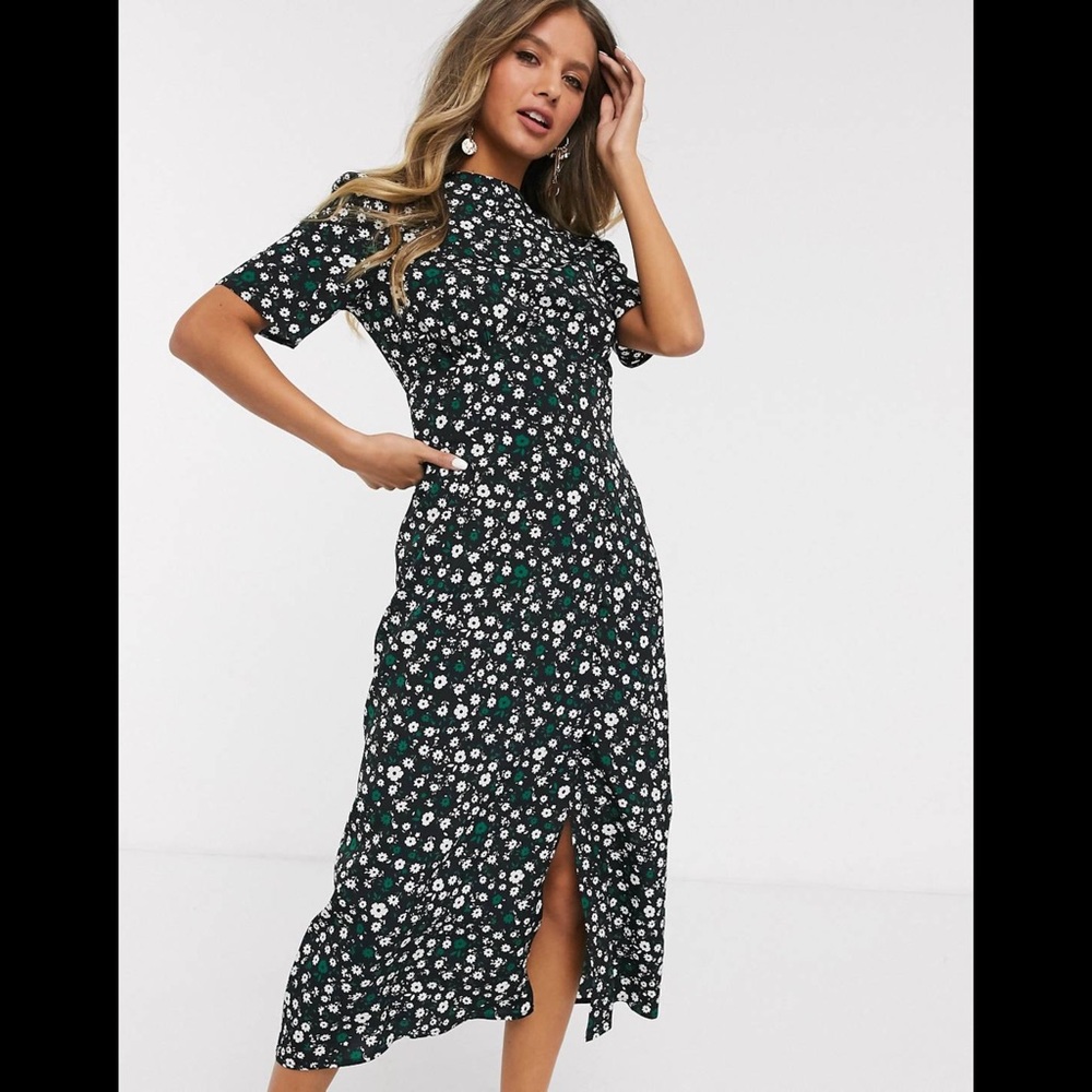 🆕 ASOS DESIGN midi tea dress with buttons in‎ floral print 17